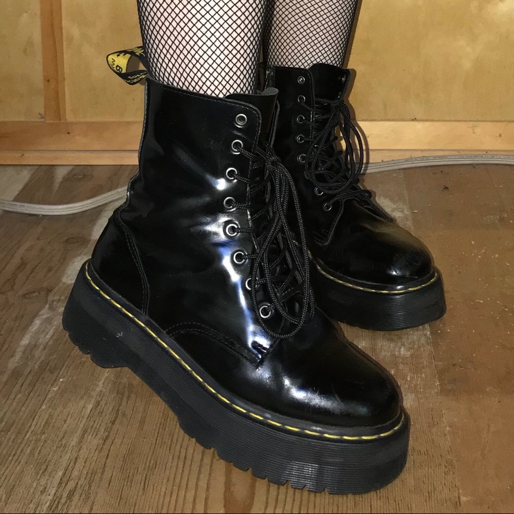 DR. MARTENS JADON 🖤 PLATFORM LACE UP BOOTS 🖤